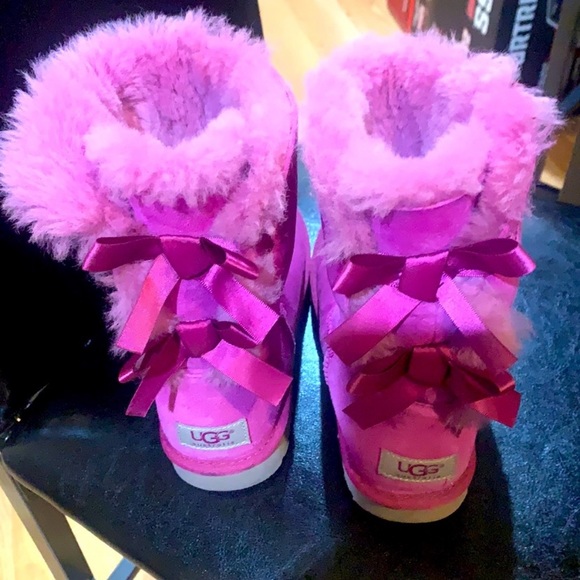 UGG Shoes - Purple Bow Uggs
